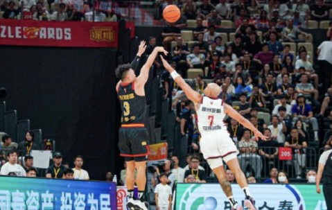 贺希宁：没有团队帮助我拿不到MVP，感谢今晚所有人复出的努力